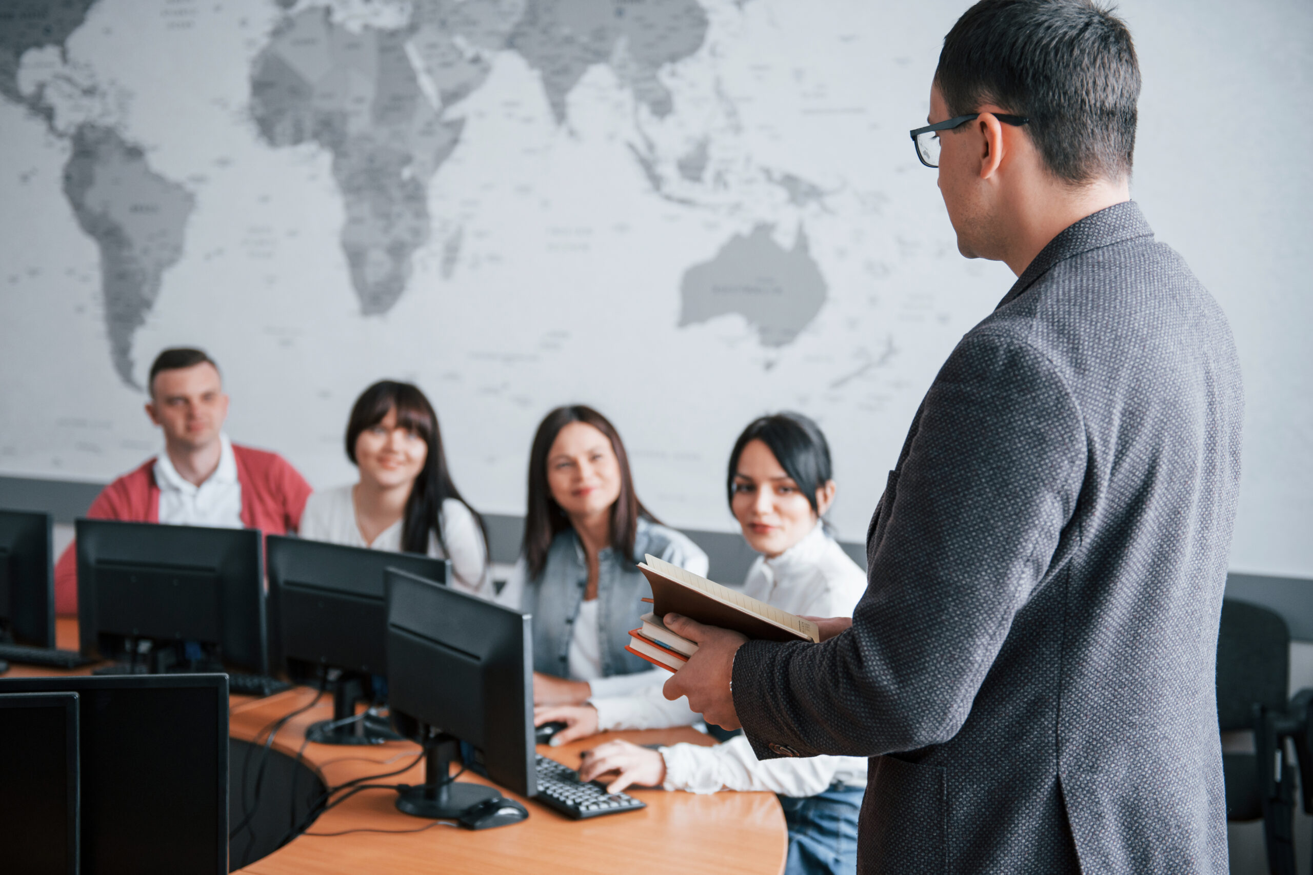 The Ultimate Guide to HRIS: Revolutionizing Human Resource Management